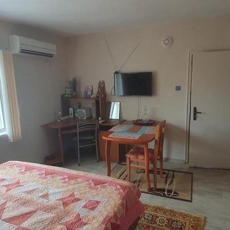 Стая За Гости "Ирина" Balchik Bagian luar foto